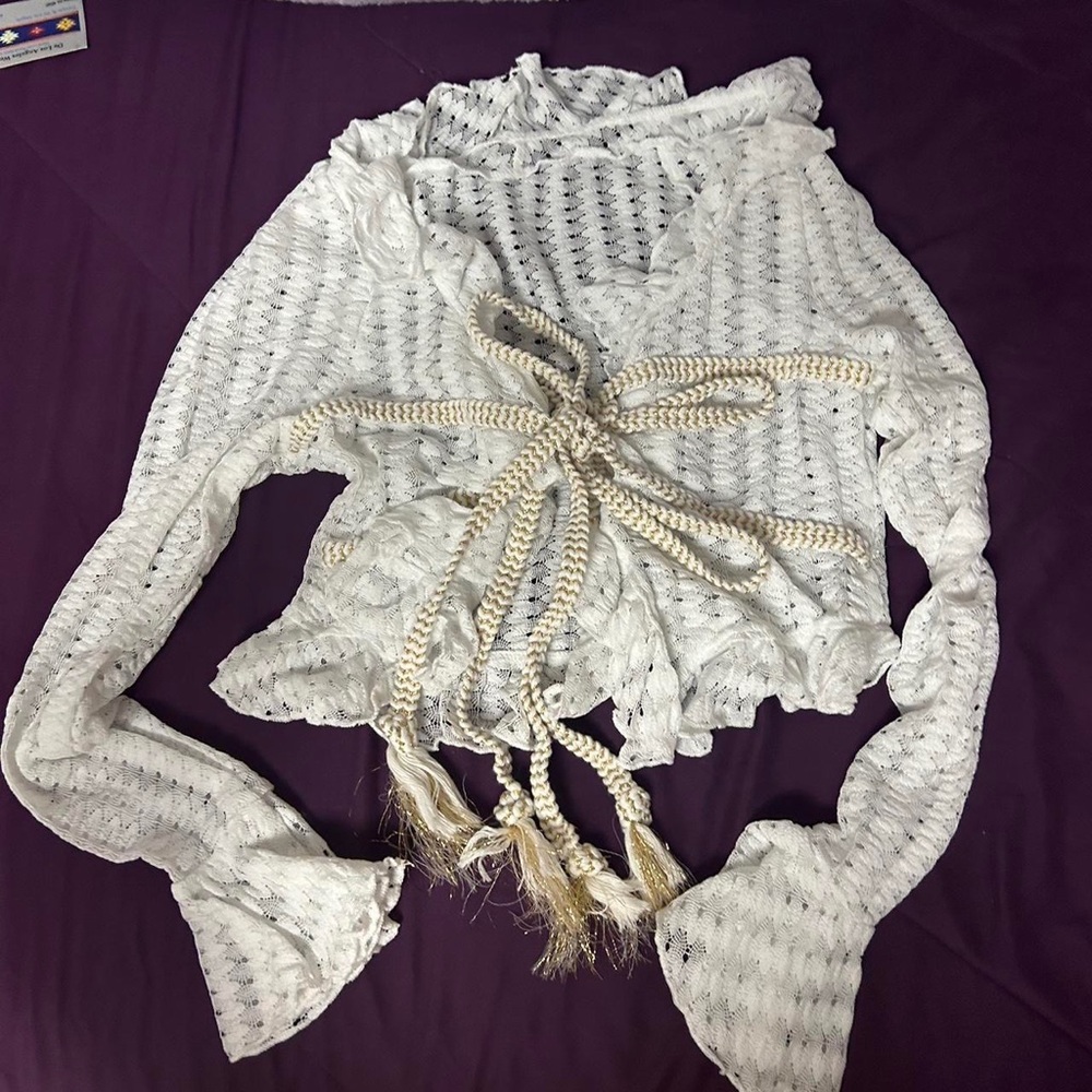LAST CALL 🤍 y2k lace tie front knit top